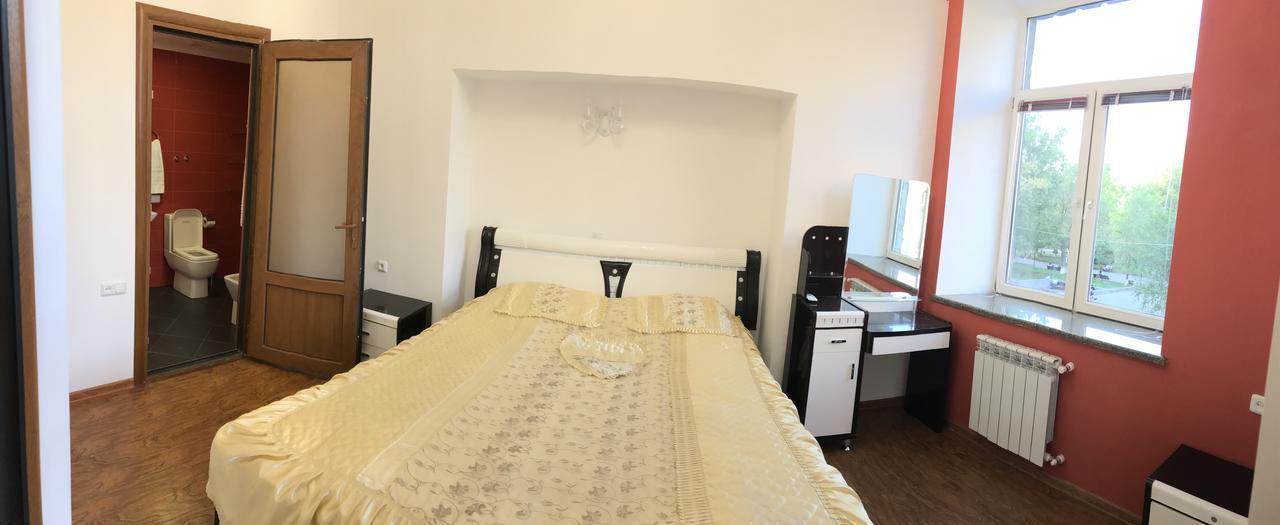 Apartment By Family Hotel Yerevan Luaran gambar